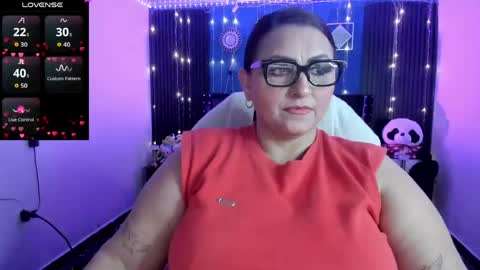 Snapshot of ivonnee17_ chatting on 2, 5, 2026 Ivonne online show from 2, 5, 2026