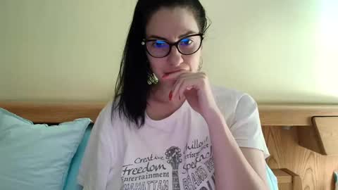 Snapshot of ivoryorchid chatting on 4, 1, 2025 Ivory online show from 4, 1, 2025