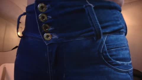 Snapshot of ivy_bonnie chatting on 10, 11, 2025 ivy_bonnie online show from 10, 11, 2025