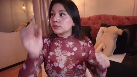 Snapshot of ivy_bonnie chatting on 25, 11, 2025 ivy_bonnie online show from 25, 11, 2025