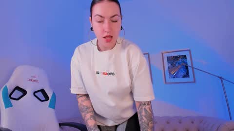IVY - Follow me 3 online show from 5, 2, 2025