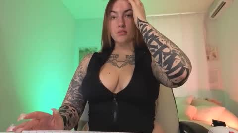 IVY - Follow me 3 online show from 12, 9, 2025