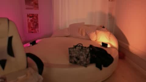 IVY - Follow me 3 online show from 19, 10, 2025