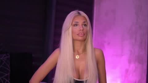 IvyRowa online show from 14, 12, 2025