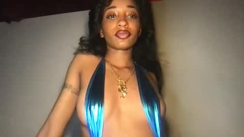 Snapshot of ivyskye_ chatting on 7, 5, 2026 ivyskye_ online show from 7, 5, 2026