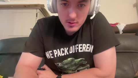 iwantyounow42069 online show from 15, 3, 2026