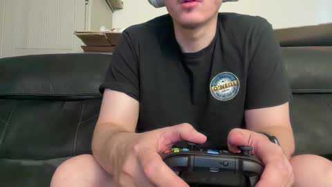 iwantyounow42069 online show from 4, 4, 2026