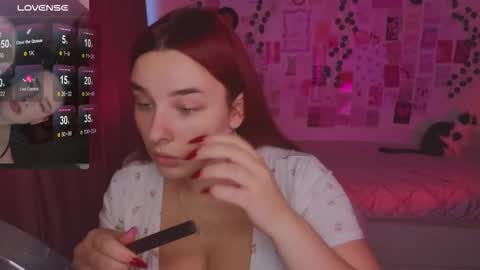 Snapshot of iwi_wi_wi chatting on 30, 9, 2025 Daisy online show from 30, 9, 2025