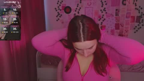 Snapshot of iwi_wi_wi chatting on 2, 10, 2025 Daisy online show from 2, 10, 2025