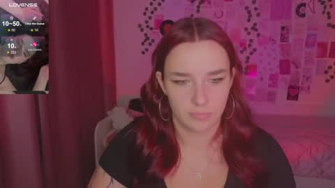 Snapshot of iwi_wi_wi chatting on 8, 10, 2025 Daisy online show from 8, 10, 2025