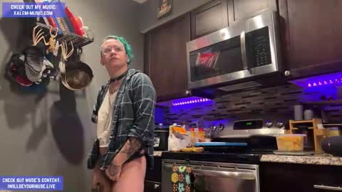 Snapshot of iwillbeyourmuse chatting on 15, 11, 2025 Muse hethey online show from 15, 11, 2025