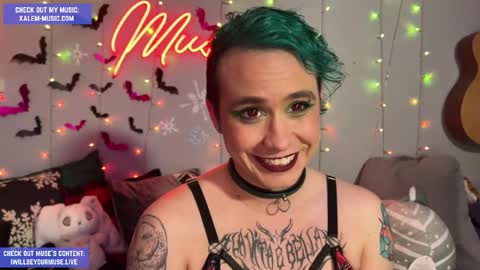 Snapshot of iwillbeyourmuse chatting on 5, 12, 2025 Muse hethey online show from 5, 12, 2025