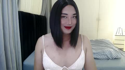 iya_hermosa online show from 8, 4, 2026