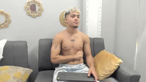 izaack online show from 1, 2, 2025