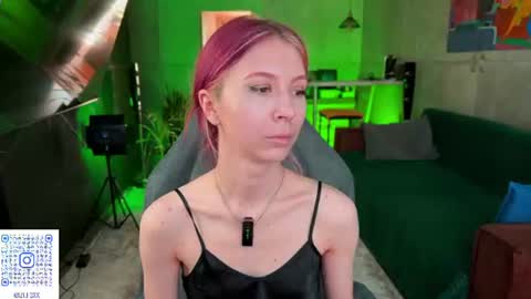 Snapshot of izi_fox chatting on 19, 7, 2026 izi online show from 19, 7, 2026