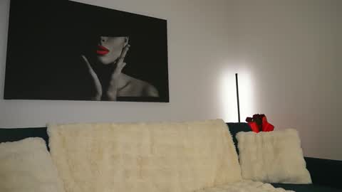 Snapshot of izy_bellee chatting on 19, 2, 2026 izy bellee online show from 19, 2, 2026