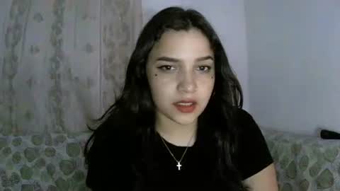 Snapshot of izzy_32 chatting on 17, 12, 2025 izzy_32 online show from 17, 12, 2025