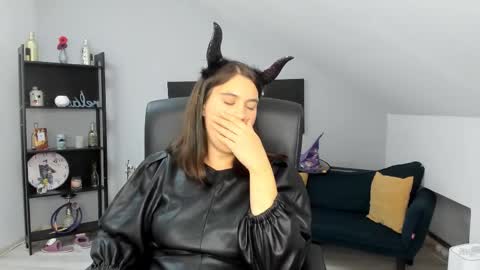 Izzy online show from 31, 10, 2025