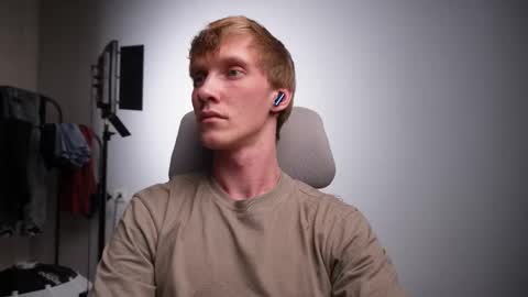 Snapshot of j_akira13 chatting on 22, 11, 2025 Danny online show from 22, 11, 2025