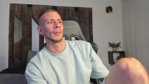 Snapshot of j_king__ chatting on 22, 6, 2026 J King online show from 22, 6, 2026