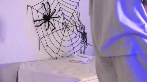 j_martony online show from 16, 10, 2025