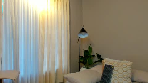 Jackson Bell online show from 13, 2, 2025