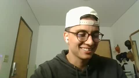 Snapshot of jackstrongof chatting on 24, 5, 2026 ImZacharyTyler online show from 24, 5, 2026
