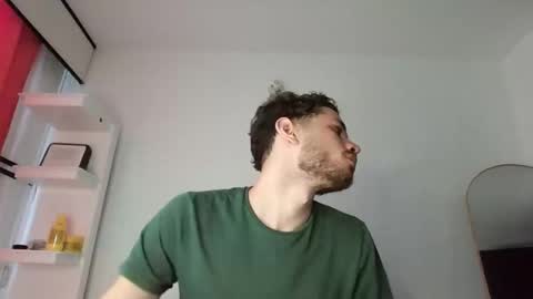 Snapshot of jacobmurphy2103 chatting on 25, 9, 2025 JACOB ROBIN online show from 25, 9, 2025