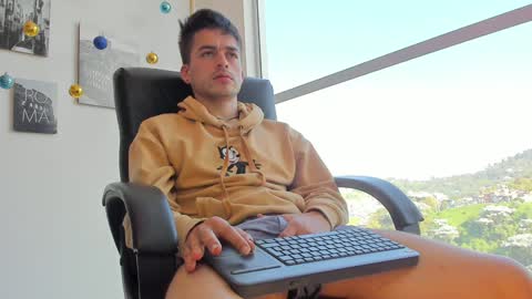 Snapshot of jacobstones_ chatting on 18, 12, 2024 JACOB STONES online show from 18, 12, 2024