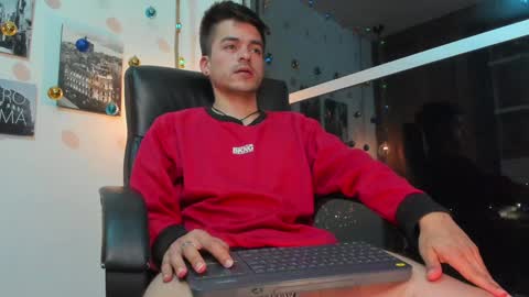 Snapshot of jacobstones_ chatting on 19, 12, 2024 JACOB STONES online show from 19, 12, 2024