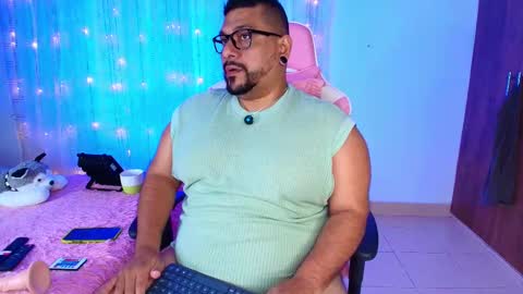 daddy sir master bear online show from 8, 3, 2025
