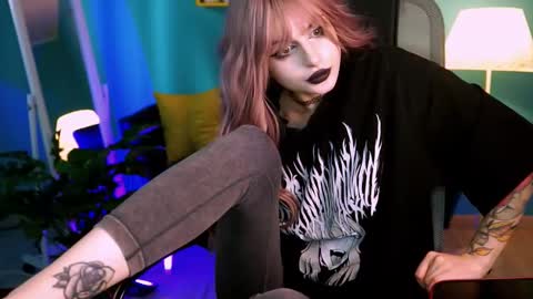 Snapshot of jade_castle chatting on 8, 3, 2025 jade_castle online show from 8, 3, 2025