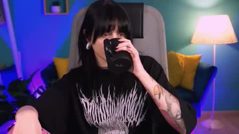 jade_castle online show from 6, 3, 2026