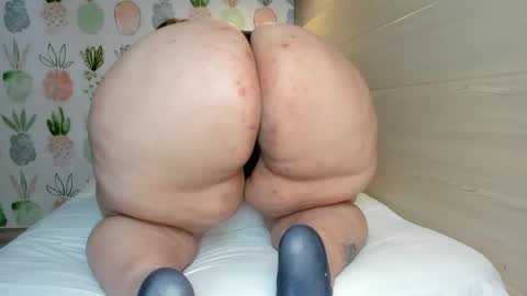 jade_cruz20 online show from 24, 1, 2025