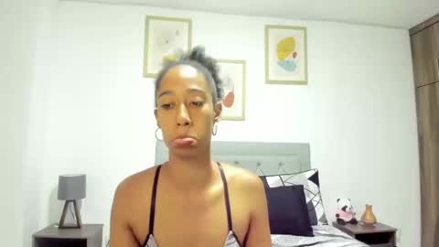 Snapshot of jade_obi chatting on 12, 9, 2025 Jade smile online show from 12, 9, 2025