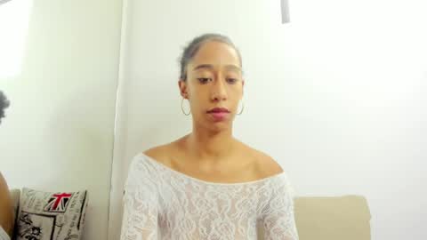 Snapshot of jade_obi chatting on 27, 9, 2025 Jade smile online show from 27, 9, 2025