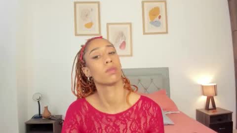 Snapshot of jade_obi chatting on 6, 11, 2025 Jade smile online show from 6, 11, 2025