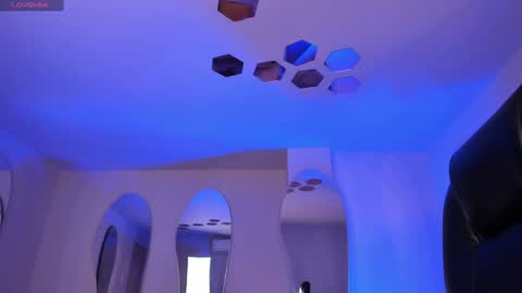 JADE EVANS online show from 5, 1, 2025