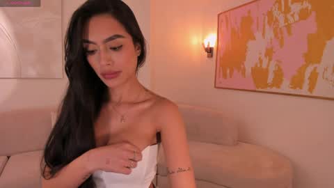 JADE EVANS online show from 12, 4, 2026