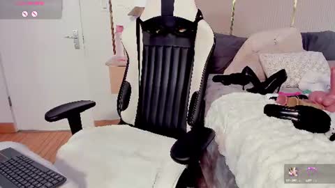 Snapshot of jadeh_williams02 chatting on 28, 7, 2026 Jadeh online show from 28, 7, 2026
