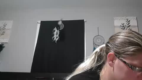 JadeLuv online show from 17, 12, 2025