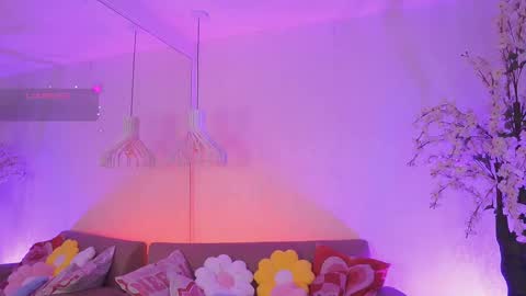 Jade Summer online show from 27, 2, 2026