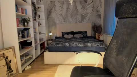 elena online show from 27, 2, 2025