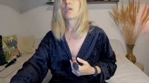 elena online show from 4, 6, 2026