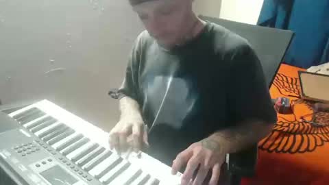 showingitoff online show from 14, 10, 2025