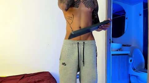 Snapshot of jakee_brown chatting on 11, 2, 2025 Santiago online show from 11, 2, 2025