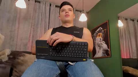 Snapshot of jakee_tyler chatting on 8, 11, 2025 Jake Tyler online show from 8, 11, 2025