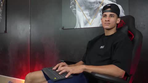 Snapshot of jakemoxley chatting on 7, 11, 2025 JakeMoxley online show from 7, 11, 2025