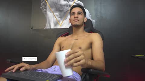 Snapshot of jakemoxley chatting on 25, 11, 2025 JakeMoxley online show from 25, 11, 2025