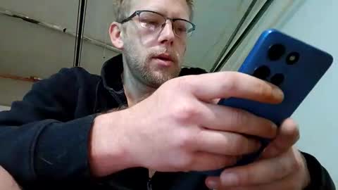 Snapshot of jakeyssnakey420 chatting on 7, 4, 2026 JakeysSnakey420 online show from 7, 4, 2026